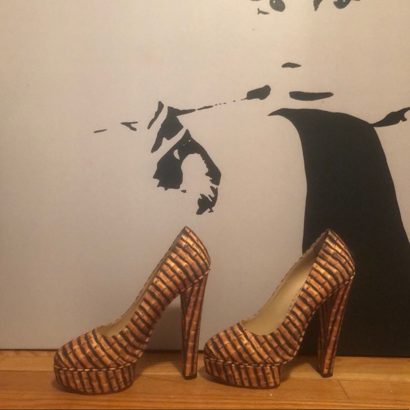**AUTHENTIC** Charlotte Olympia Platform Pumps - Picture 7 of 8
